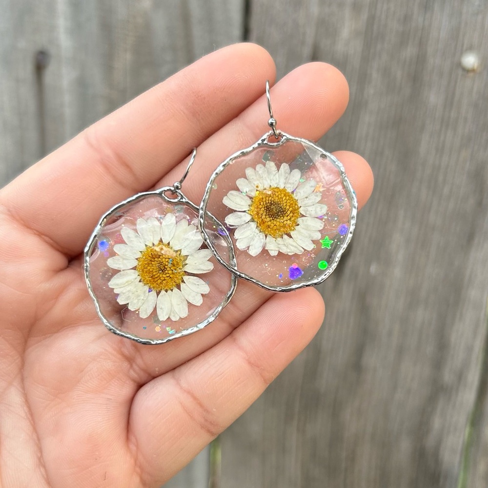 Handmade resin earrings flower